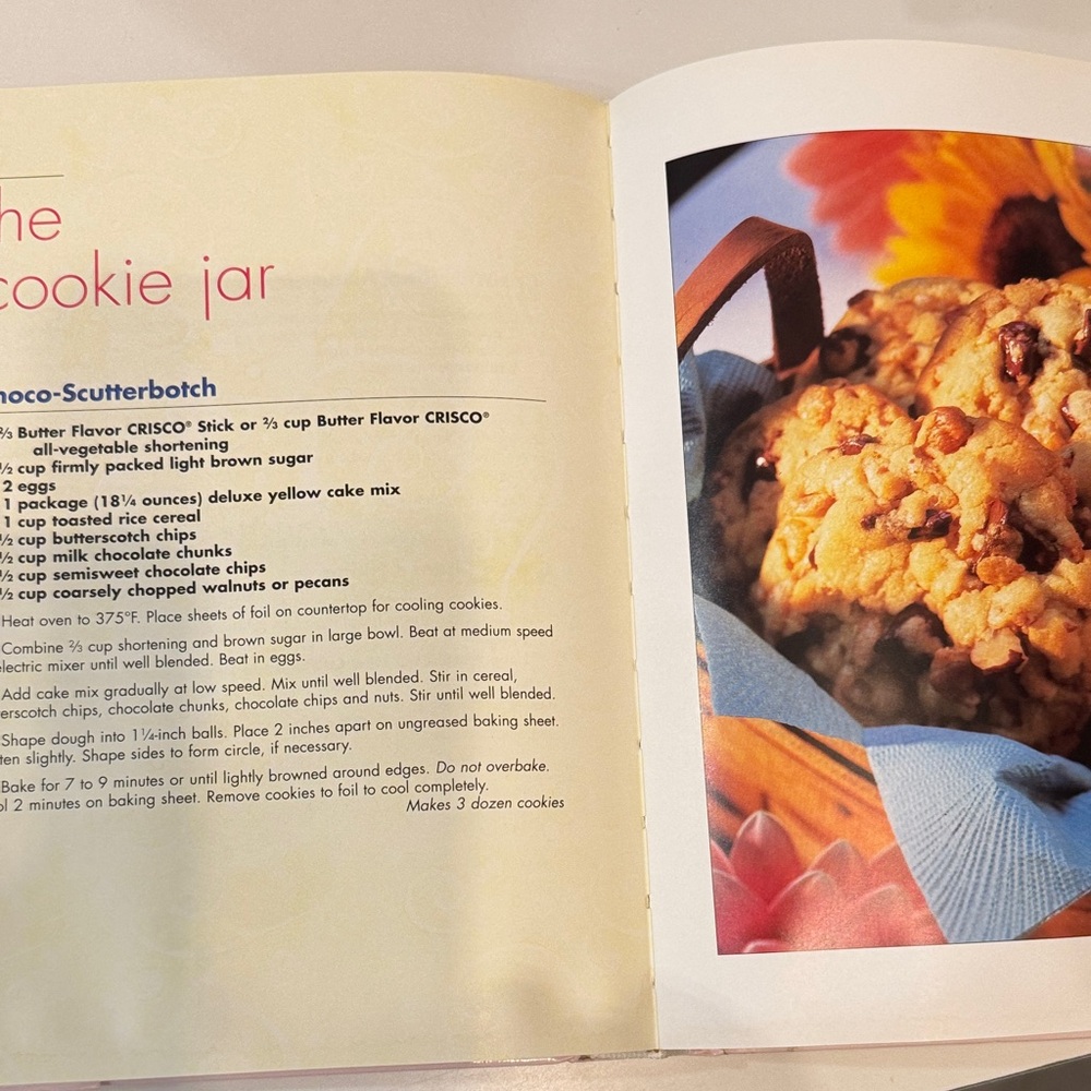 - Pink Cookbook - Picture 3 of 3